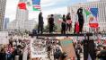 Weekend events in the US show a divided country 